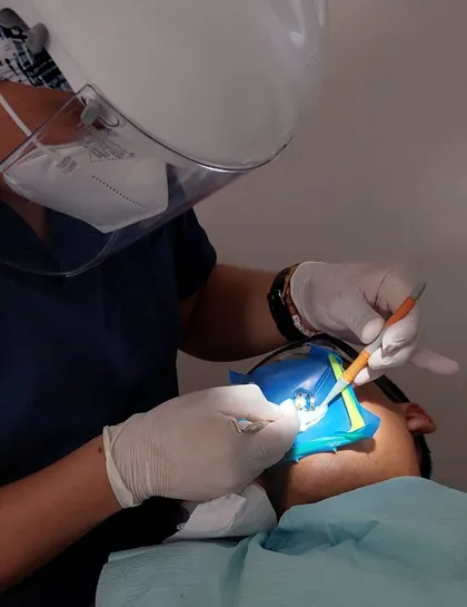 Procedimiento de endodoncia realizado en Odonto Maoli